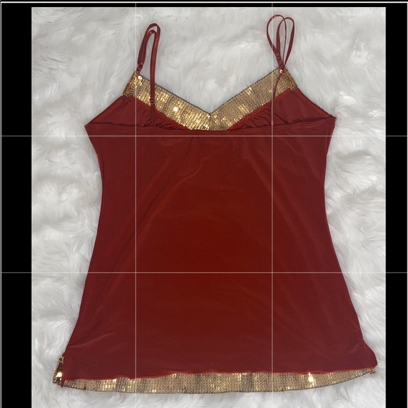 Woman’s Top - Picture 2 of 3